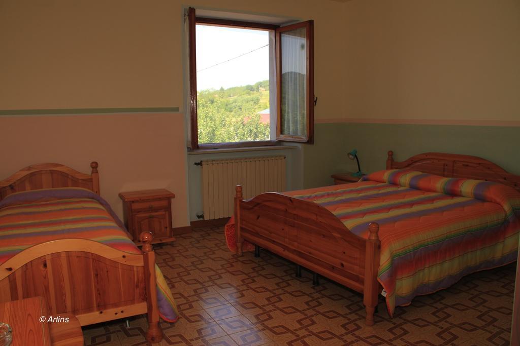 Agriturismo La Praduscella Fivizzano Habitación foto